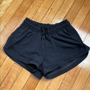 Lululemon hotly hot shorts 4